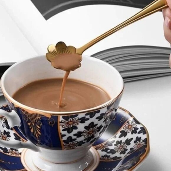 s-l400.jpg “Tea Time” Gold 8 Spoon Set
